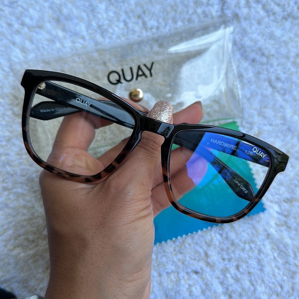 Quay Australia Hardwire 126 Blue Light Glasses Lens Cat.0  Brown